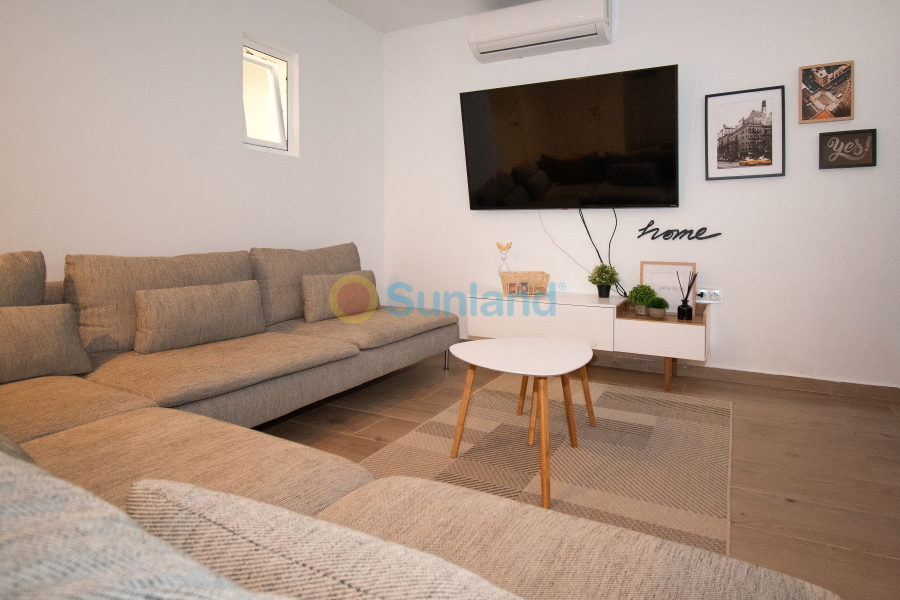 Använda fastigheter - Villa - Orihuela Costa - Villamartin