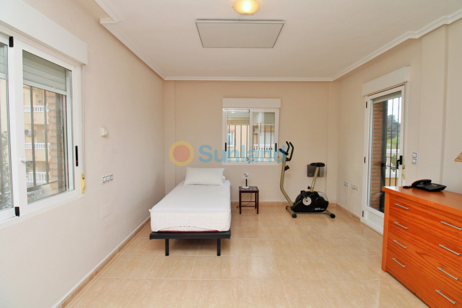 Använda fastigheter - Villa - Cabo Roig