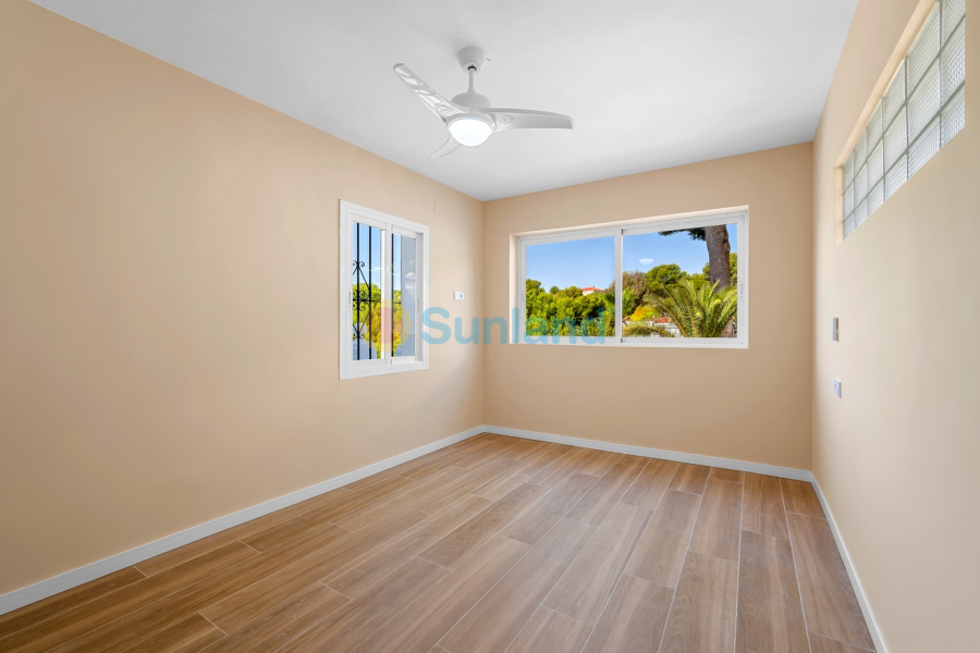 Resale - Villa - La Nucía - La nucia