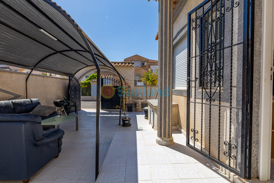 Segunda mano - Casa de Pueblo - Torrevieja - Torreta - florida