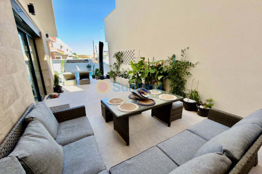 Resale - Villa - Los Montesinos - 