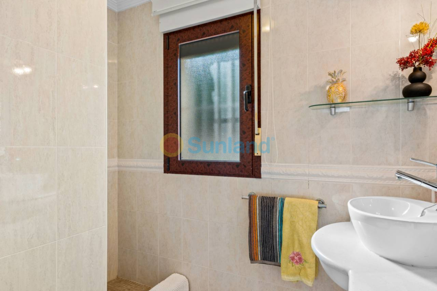 Brukte eiendommer - Villa - Algorfa - Castillo de montemar