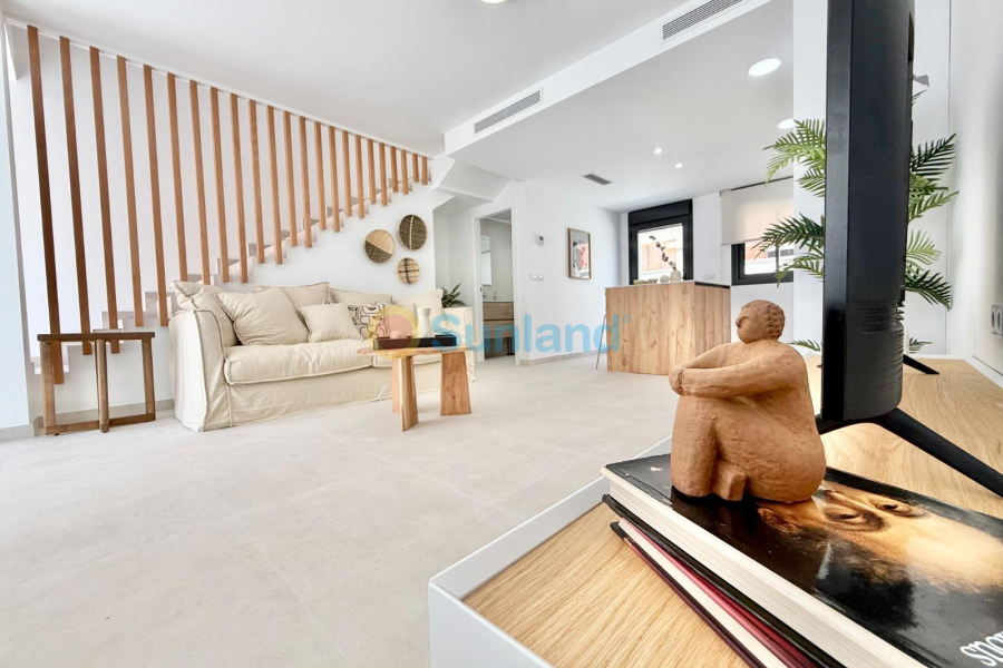 Ny bygg - Town House - Cox - San Fernando