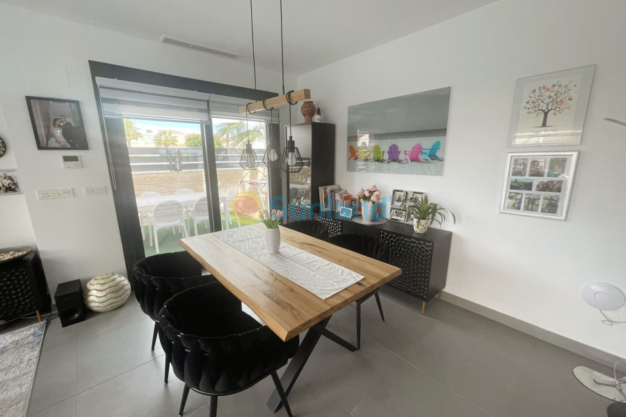 Segunda mano - Semi-detached - Ciudad Quesada - Pueblo Bravo