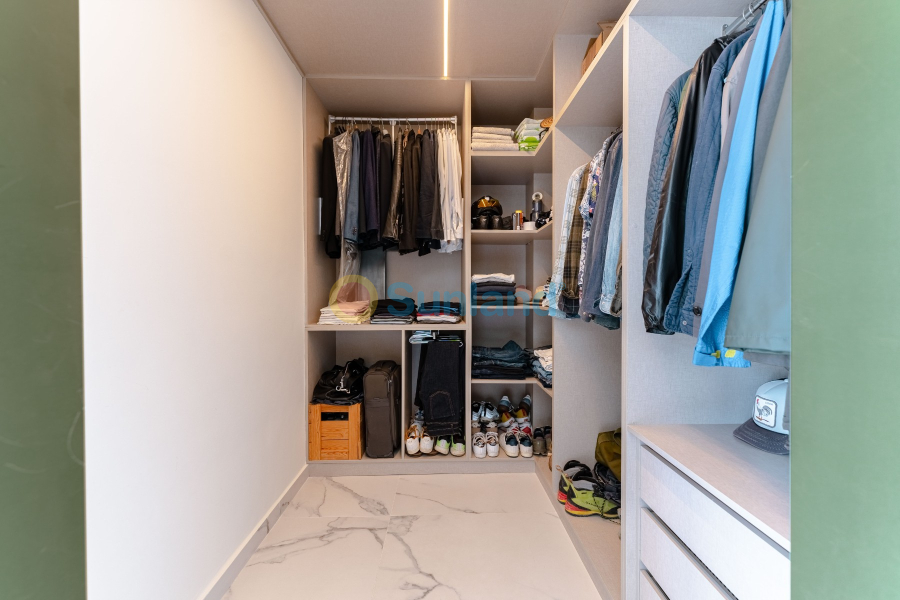 Segunda mano - Chalet - San Miguel de Salinas - Urbanizaciones