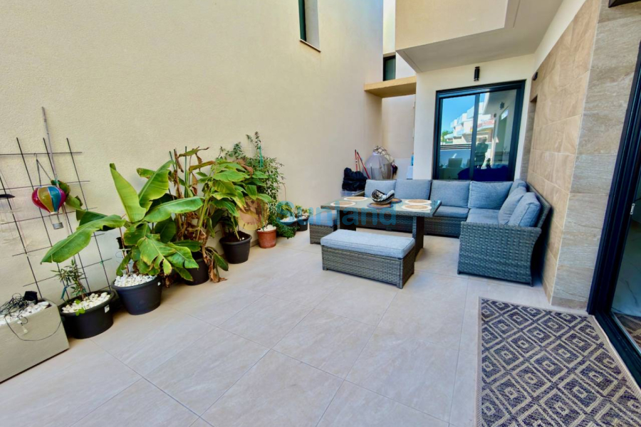 Resale - Villa - Los Montesinos - 