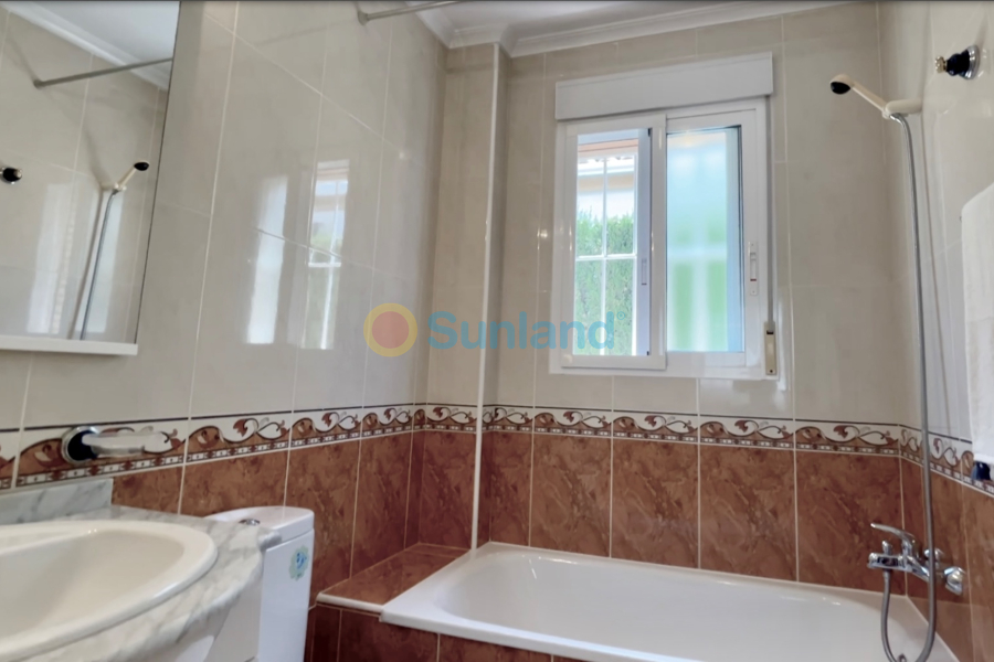 Resale - Villa - Guardamar del Segura - El Raso