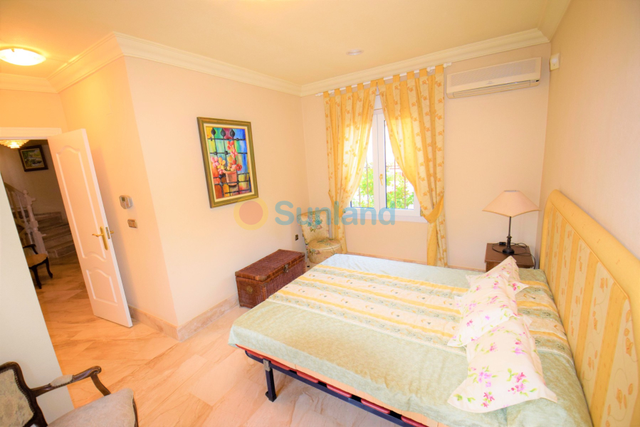 Resale - Villa - Guardamar del Segura - El Moncayo