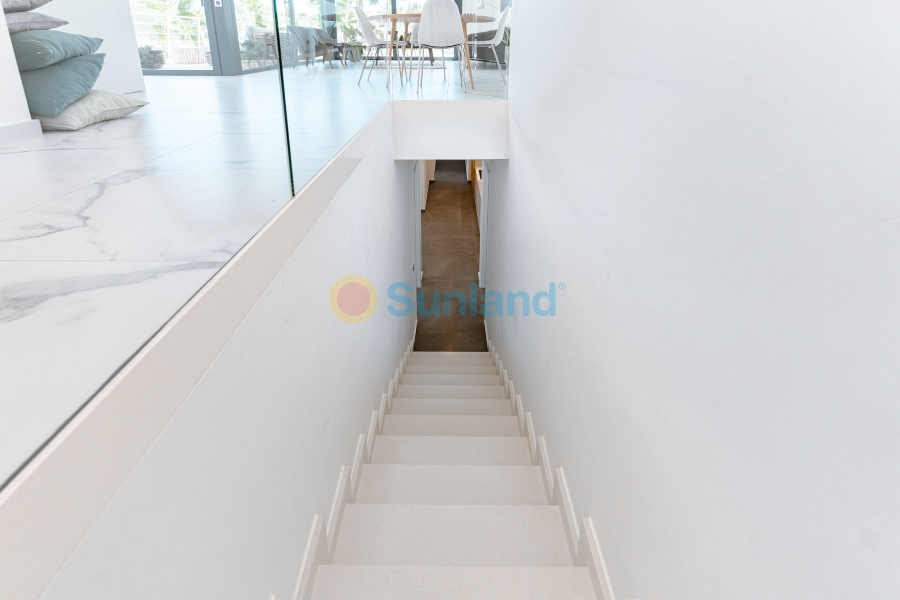 Segunda mano - Chalet - San Miguel de Salinas - Urbanizaciones