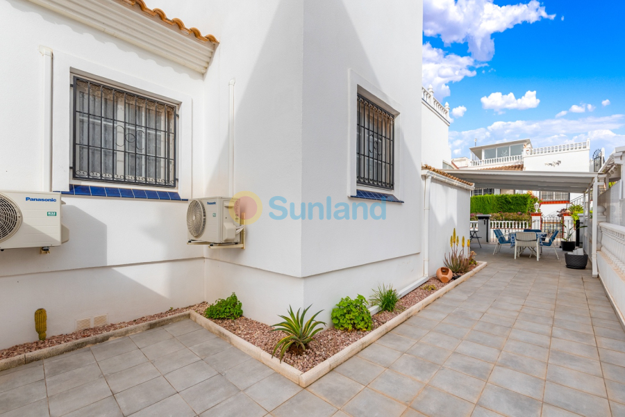 Resale - Quad house - Orihuela Costa - Playa Flamenca