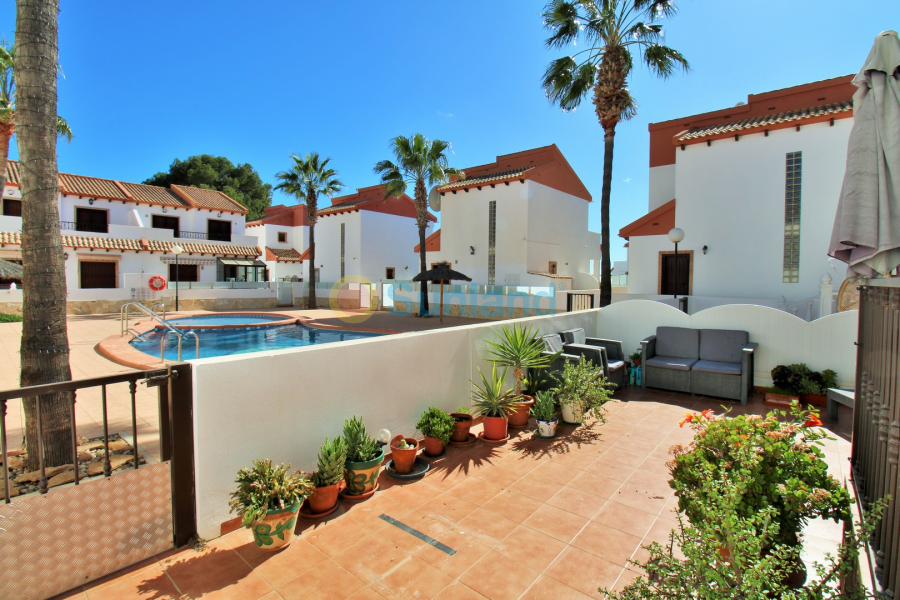 Använda fastigheter - Villa - Villamartin - PAU 8