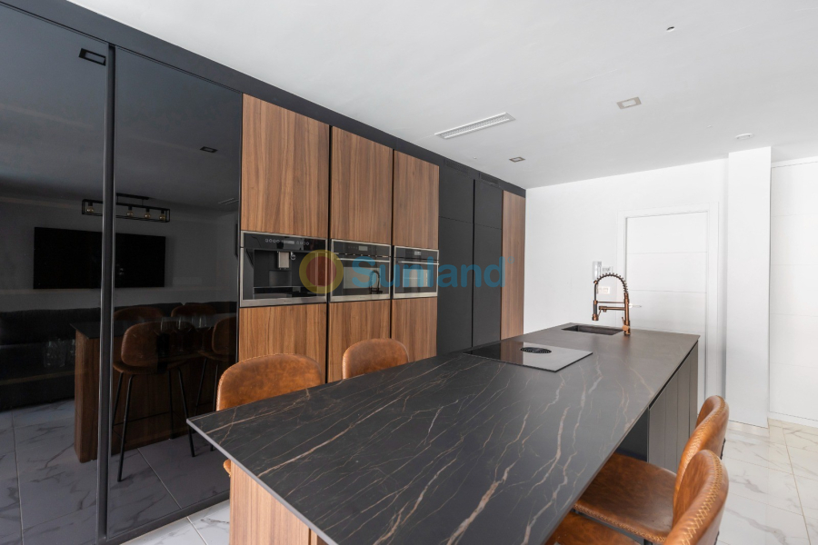 Resale - Villa - Los Montesinos - 