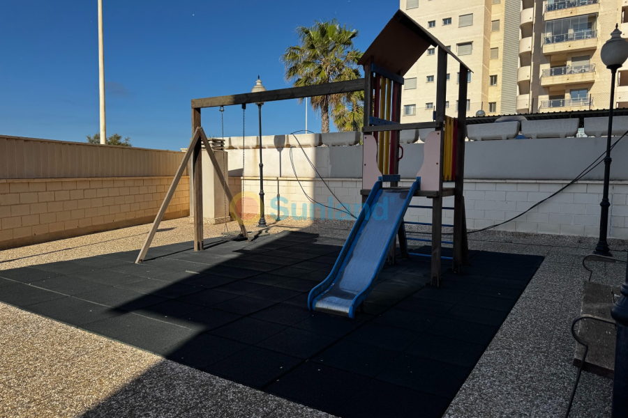 Segunda mano - Apartamento - Guardamar del Segura - Puerto Deportivo
