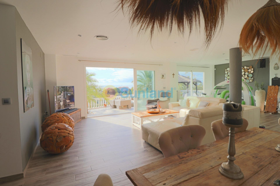 Resale - Villa - El Campello - 