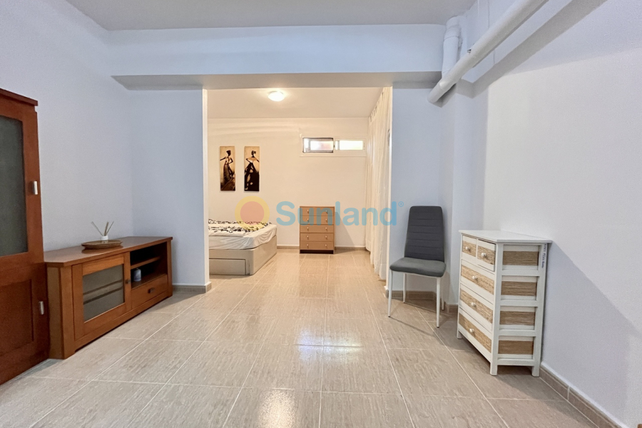 Resale - T - Avileses