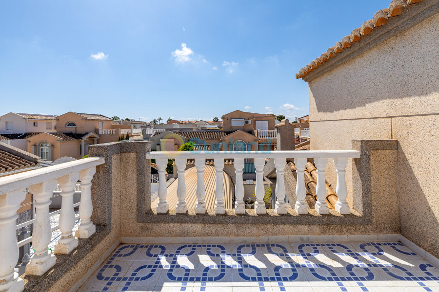 Segunda mano - Casa de Pueblo - Torrevieja - Torreta - florida