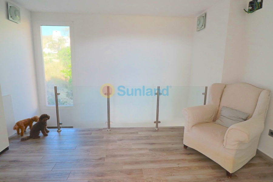 Resale - Villa - El Campello - 