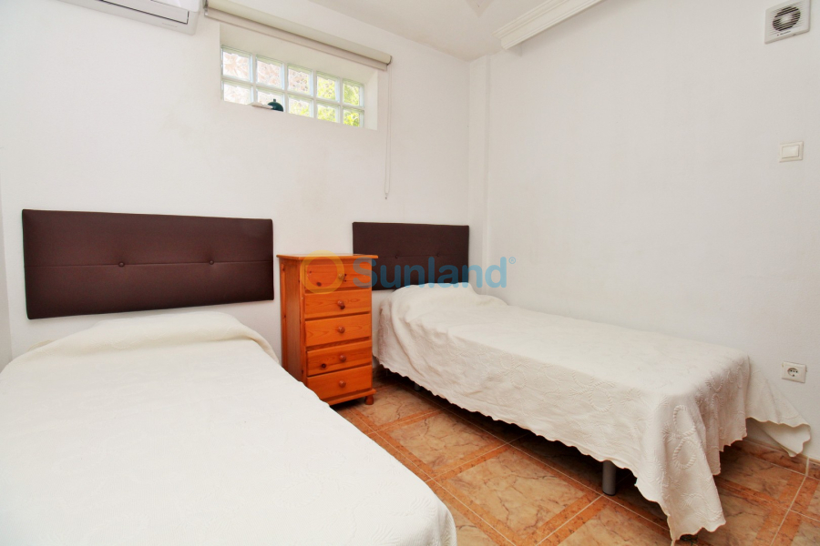 Resale - Apartment - Villamartin - PAU 8