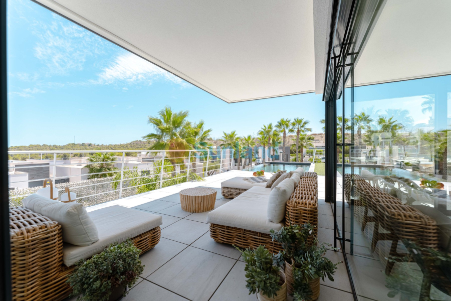 Segunda mano - Chalet - San Miguel de Salinas - Urbanizaciones