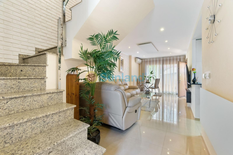 Resale - Townhouse - Torrevieja - 