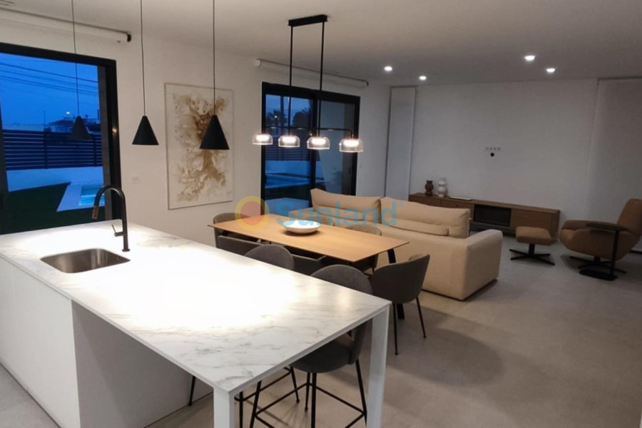 Вторичка - Bилла - Ciudad Quesada