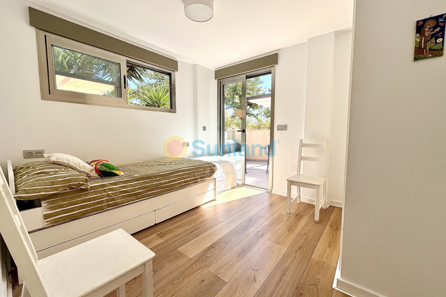 Resale - V - Torre De La Horadada