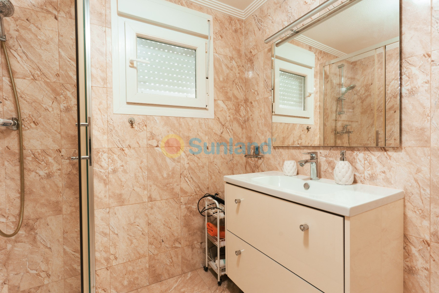 Resale - Villa - Torrevieja - 