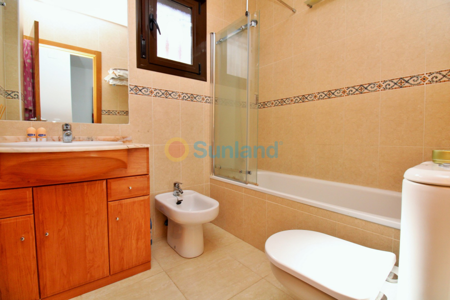 Använda fastigheter - Villa - Villamartin - PAU 8