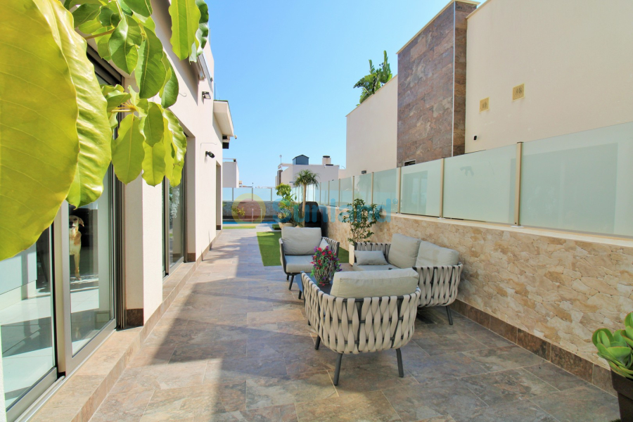 Resale - Villa - Villamartin