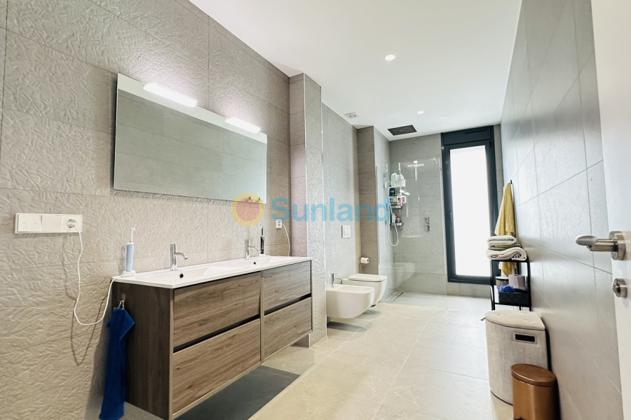 Resale - V - Las Colinas Golf Resort