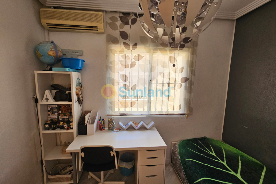 Använda fastigheter - Villa - Los Altos - Royal Park