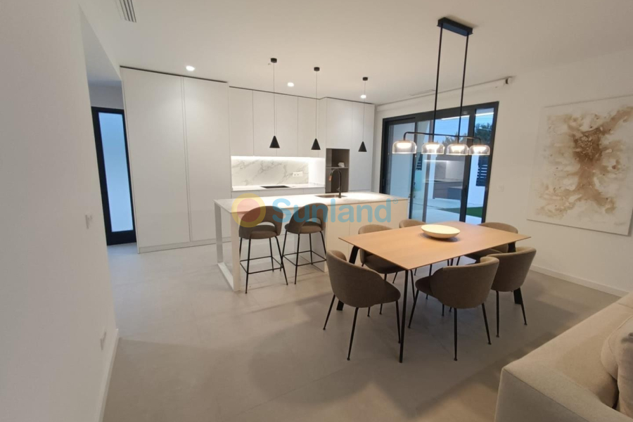 Вторичка - Bилла - Ciudad Quesada