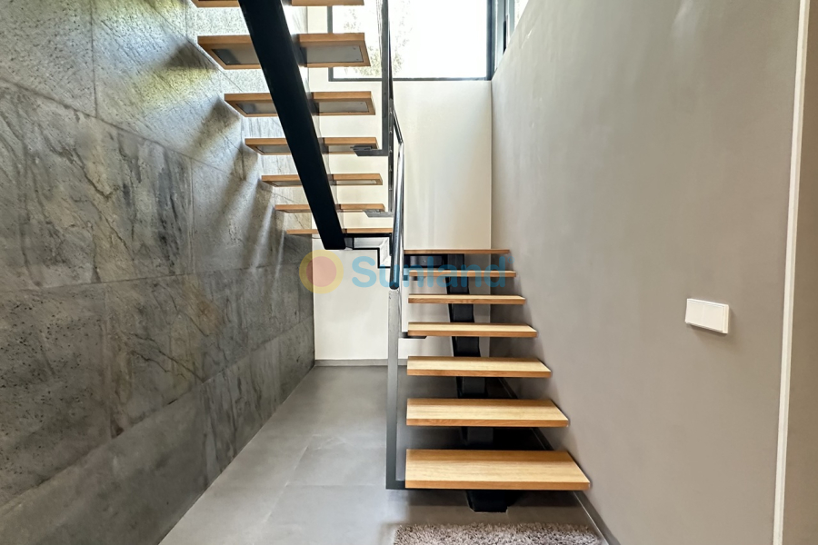 Resale - V - Las Colinas Golf Resort