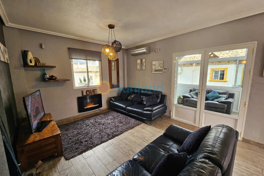 Använda fastigheter - Villa - Playa Flamenca - San Jose