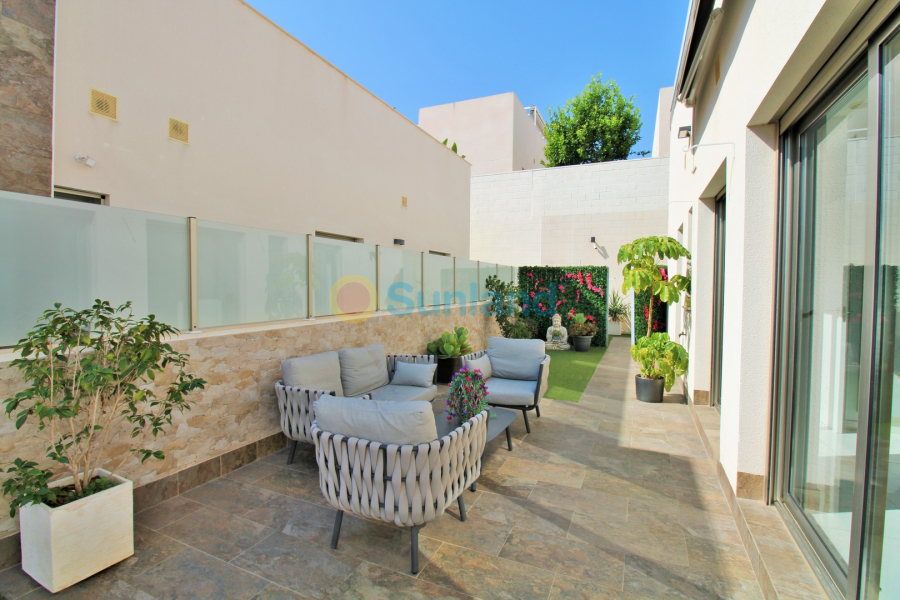 Resale - Villa - Villamartin