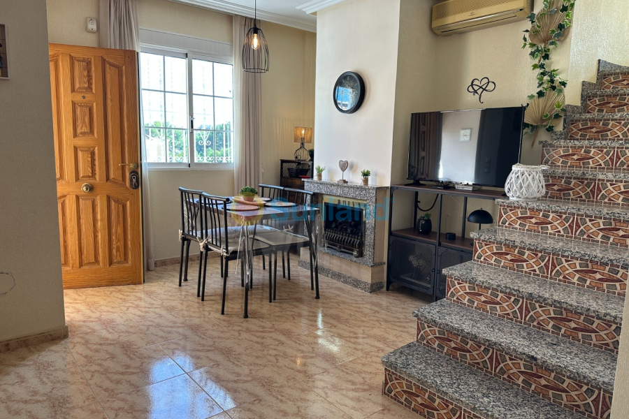 Resale - Villa - Orihuela Costa - Villamartin