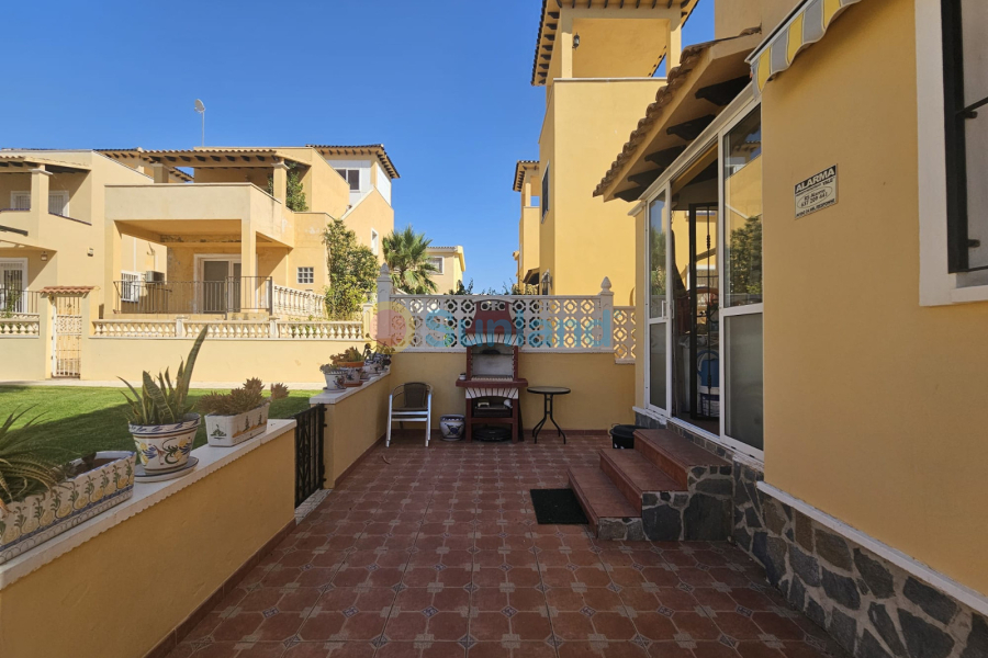 Använda fastigheter - Villa - Villamartin - Lomas del Golf