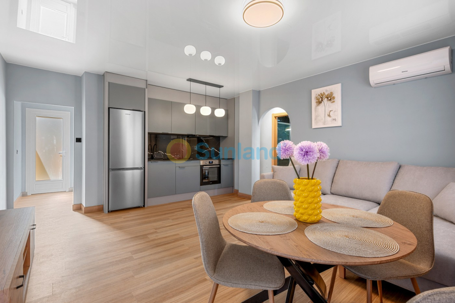 Resale - Apartment - San Miguel de Salinas - Orihuela Costa