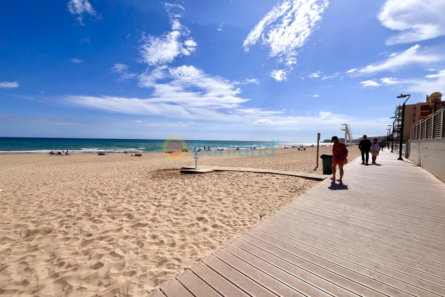 Resale - T - La Mata