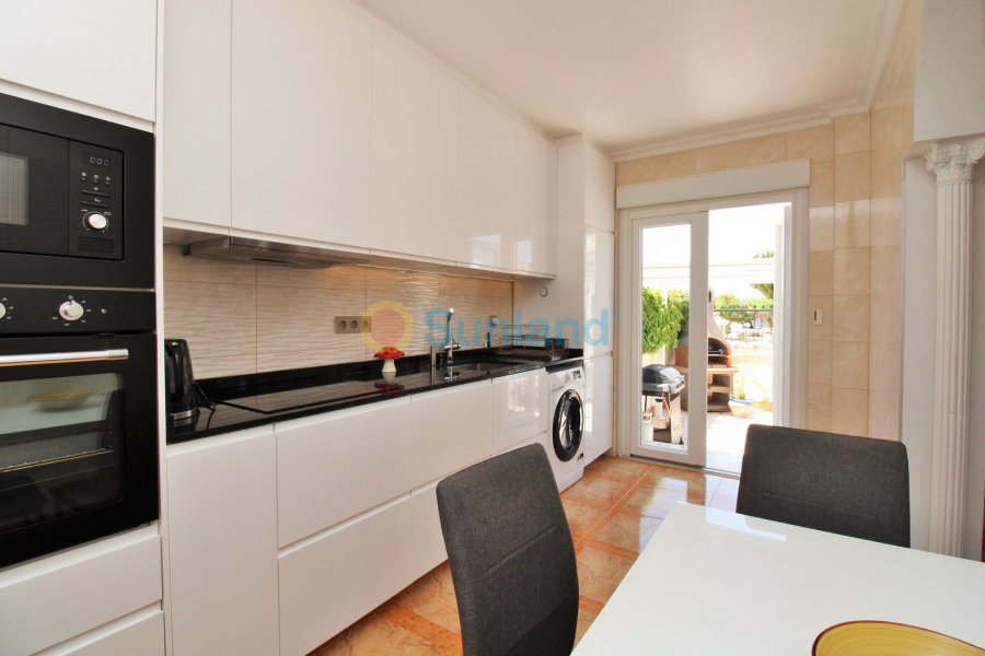 Resale - Apartment - Villamartin - PAU 8