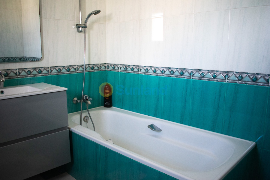 Resale - Villa - La Manga del Mar Menor - 