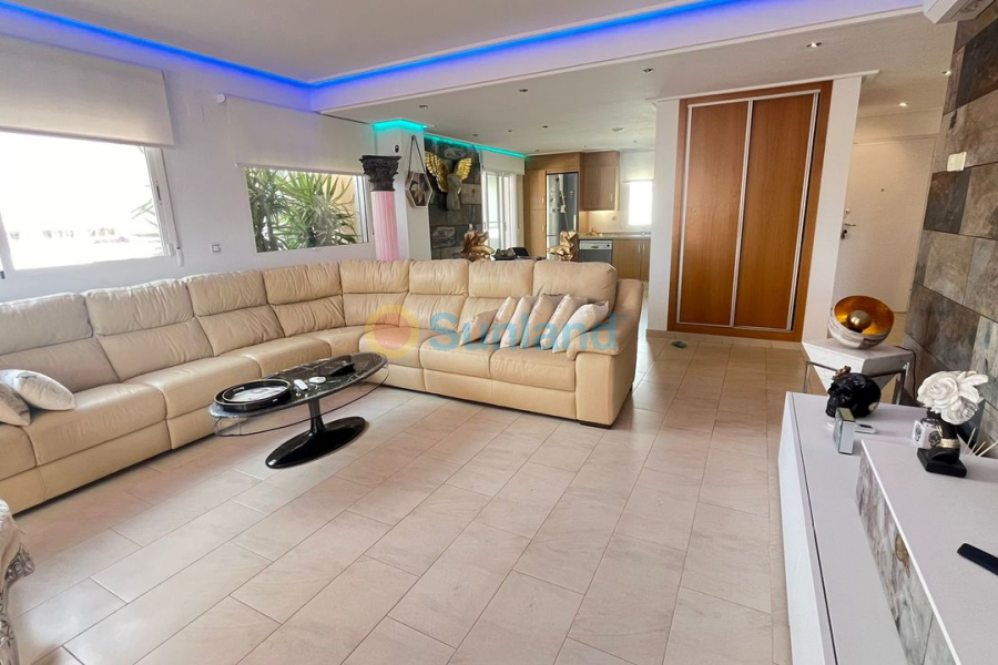 Resale - A - Los Dolses