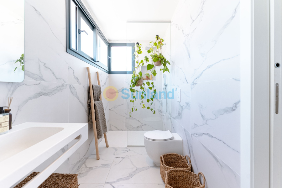 Segunda mano - Chalet - San Miguel de Salinas - Urbanizaciones