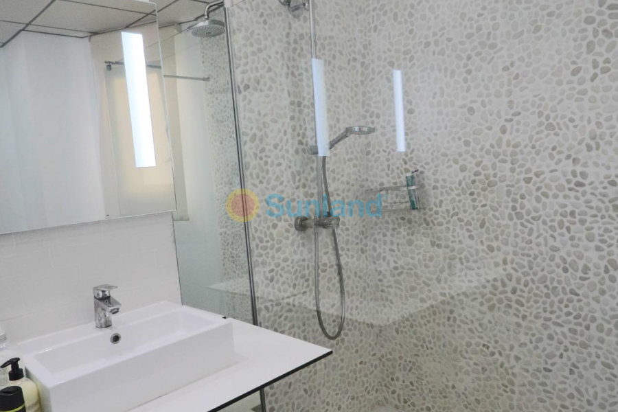 Resale - Villa - El Campello - 