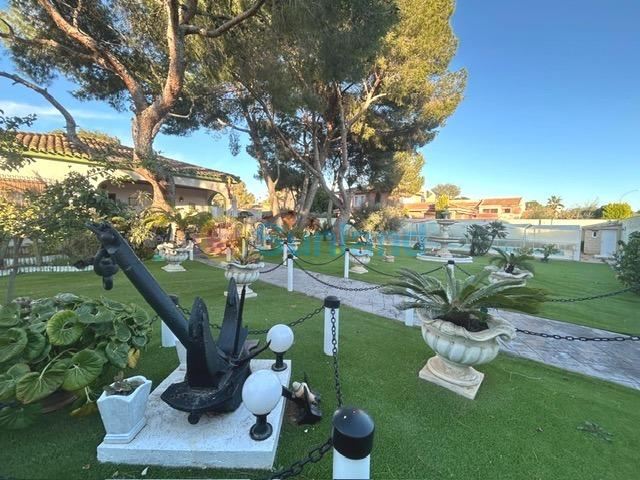 Resale - Villa - Orihuela Costa - Altos de Campoamor