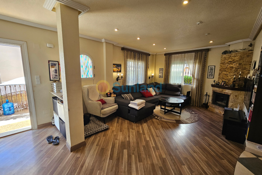 Använda fastigheter - Villa - Los Altos - Royal Park