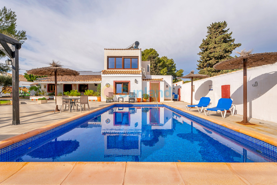 Använda fastigheter - Villa - Orihuela Costa - Lomas De Cabo Roig