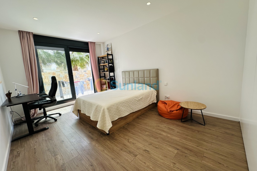 Resale - V - Las Colinas Golf Resort