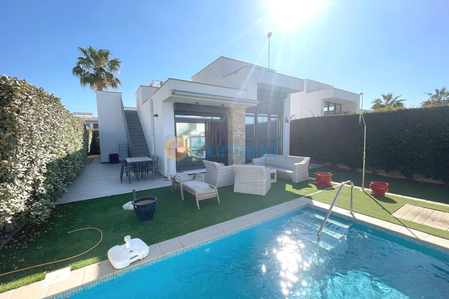 Segunda mano - Chalet - Ciudad Quesada - Pueblo Bravo