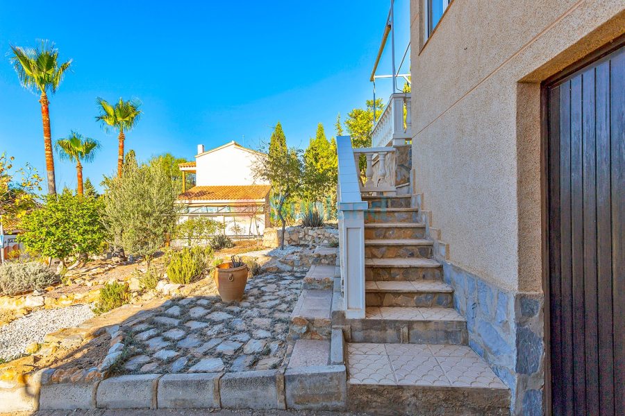 Resale - Villa - Torrevieja - 